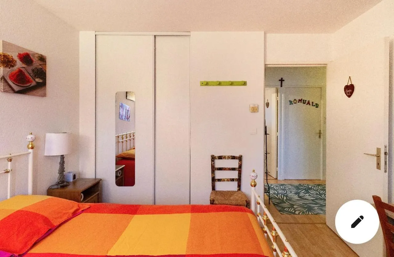 2 Chambres B&B Pres De L'Aeroport Et Du Meett Blagnac 2*,